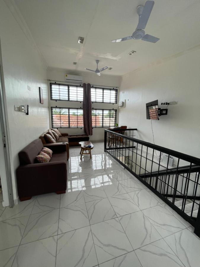 Big & Confortable Apartment For 6 - Center Of Osu La Crescent Accra Extérieur photo